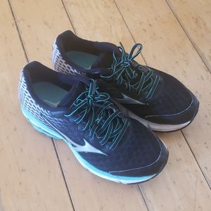 Mizuno running shoes